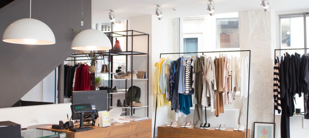 Feeting Room