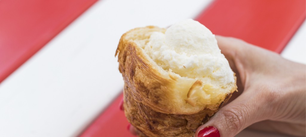 Moço dos Croissants Santini